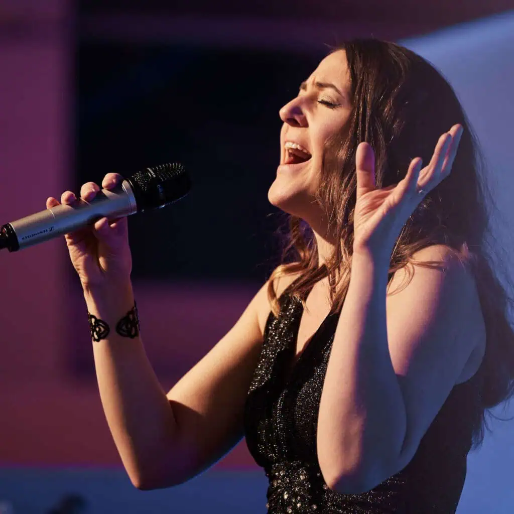 Hochzeits Saengein Tabea vogel live aus Zürich